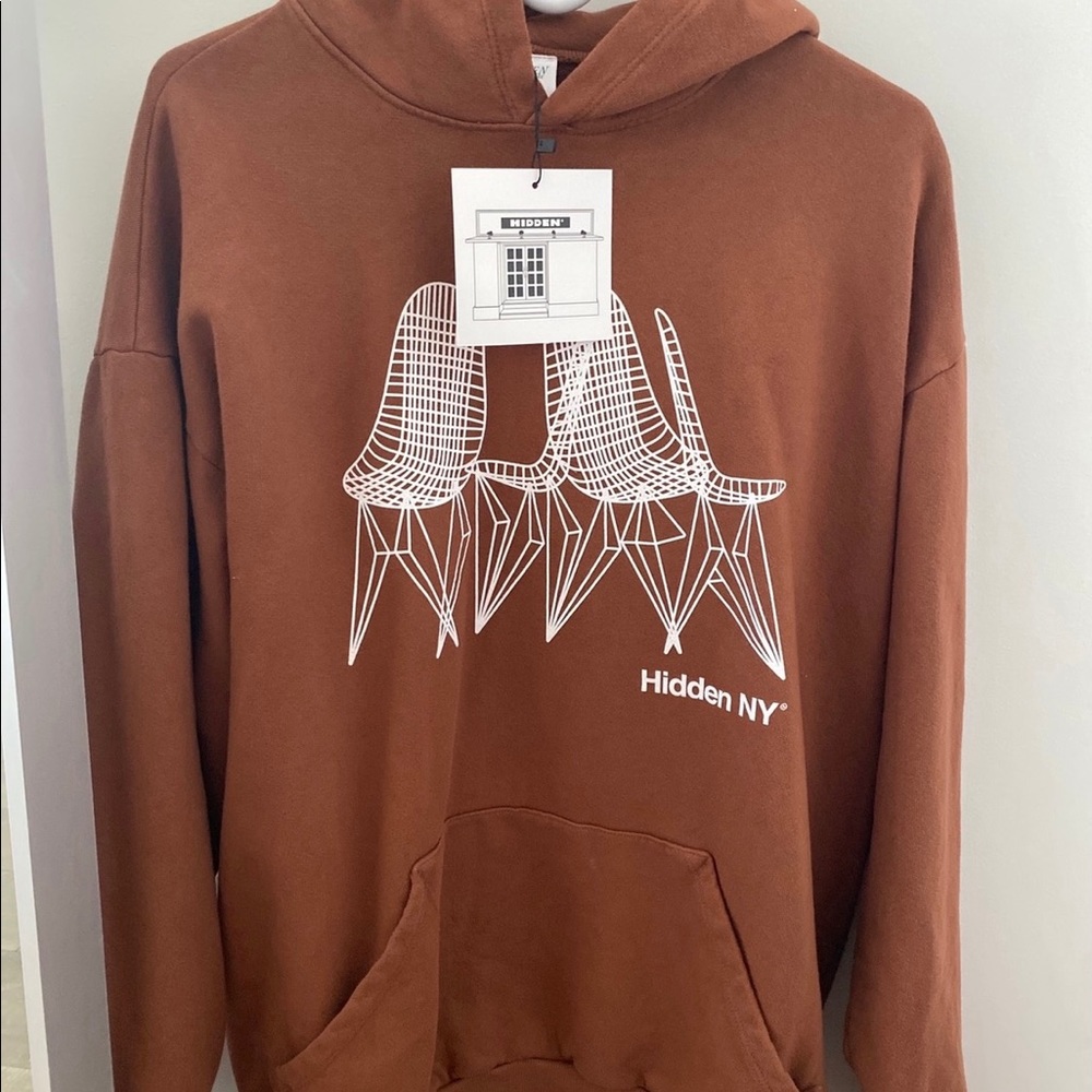 Hidden NY Brown Chair Letter Hoody
